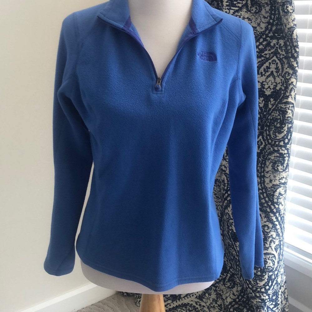 blue north face pullover fleece
